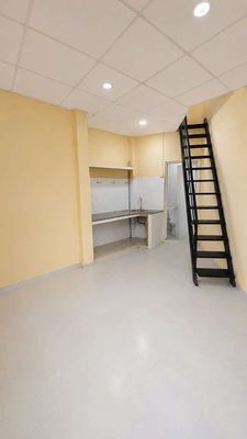 Three rooms near the market hospital.