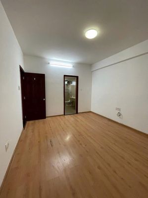 C/c Saigon Tower - rent 3 p sleeps 94 m2 at 10 million a month
