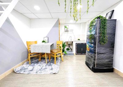 Rent the middle office at the University of Public Business.