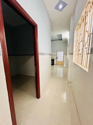 Rent a 1 st floor + st, 160 m2, Tỉnh lộ 10, Bình Chánh