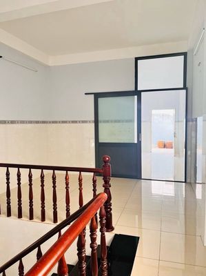 Rent a 1 st floor + st, 160 m2, Tỉnh lộ 10, Bình Chánh