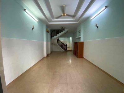 Selling a house on 5 B block. Firefighter 4 x 16 m 3 floors for 15 million.
