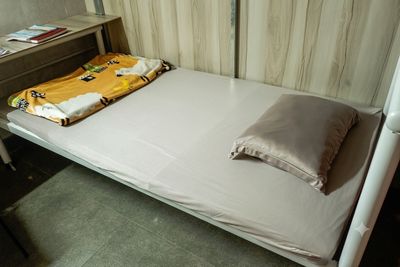 Women's student staying near Uth transport
