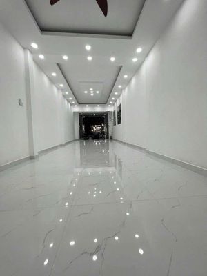 Hire Nguyễn Oanh Cash House