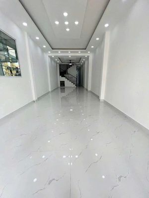 Hire Nguyễn Oanh Cash House