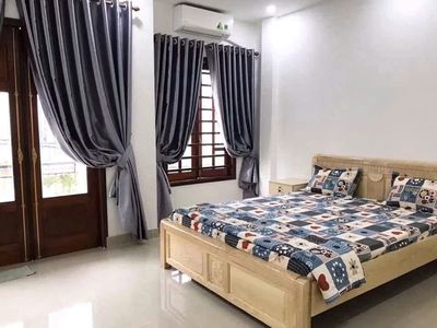 Rent a car alley - near the Watto tree market - the king's flower, Bình Thạnh