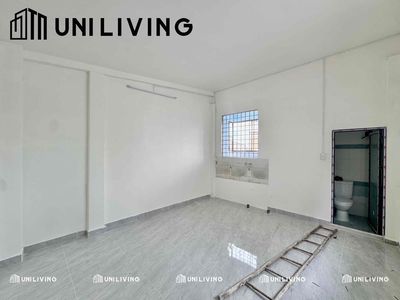 Opening the uef walk-room, hutech with guards and no windows.