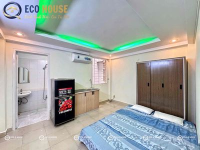 available window studios full comfort near the commercial university