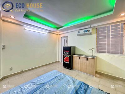 available window studios full comfort near the commercial university