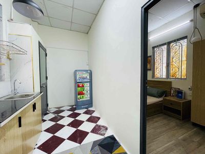 Rent a two-size balcony suite near the Blue Bth.