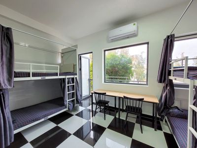 The south-of-the-art dorm is now free--for svufm, fpt only 800 meters, air conditioning 24 hours