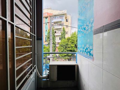 The Bancol studio is Nguyễn Thị Tú full of furniture. near kcn vl