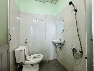 The Bancol studio is Nguyễn Thị Tú full of furniture. near kcn vl