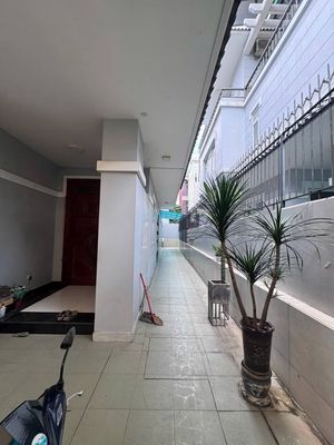 Nice villa, 9 to 8 x 24 - 1 3th floor.