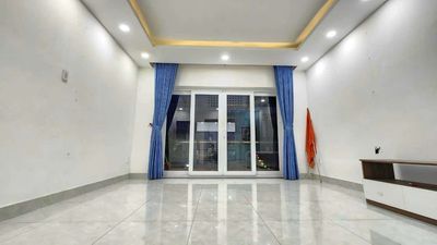 Galamanders bordered near the south-long, four bedrooms, truck tracks, basic interiors.