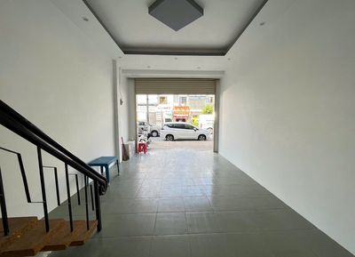 Cash 466 Lạc Long Quân District 11 4 x 16 m 4 L 6 bedroom 30 million