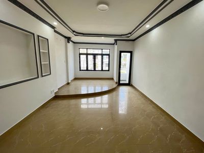 Cash 466 Lạc Long Quân District 11 4 x 16 m 4 L 6 bedroom 30 million