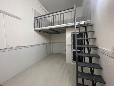 Private boarding room with a guard near vov, 3.2 million.