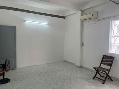 Cool, open air. There's a window with a security air conditioning.