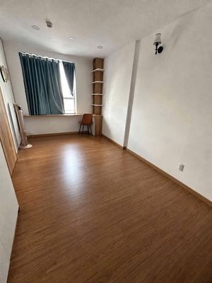 It's the owner of the fast rental Zqz245 meters. One bedroom.