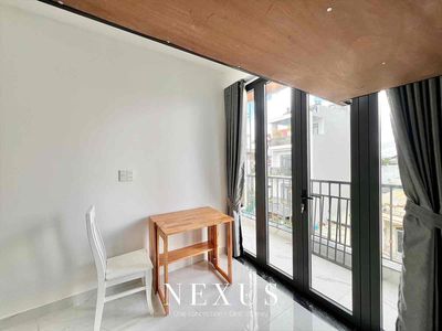 The owner of the 3x high-end boarding room has many different rooms.