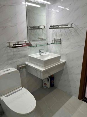 Rent a room in a house, right now 2 rooms 6 million, 4 million 25 meters.