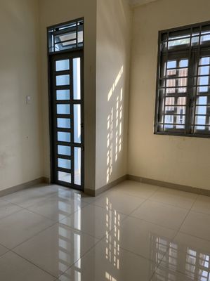 Rent two living rooms in the center of the 10th. Free Time