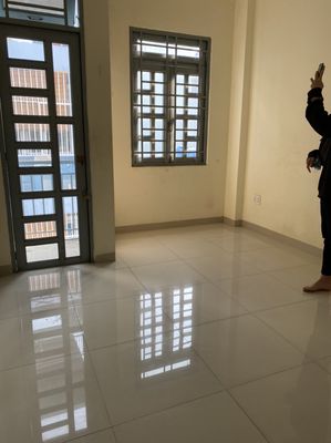 Rent two living rooms in the center of the 10th. Free Time