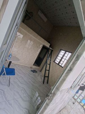 Rent a hotel with a safe safe house.