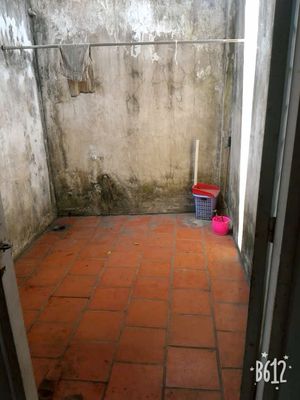 Let's rent out the original house.