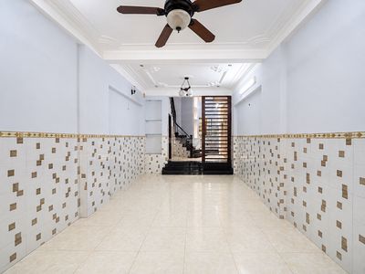 Rent a cash house in the Lebanese area, suitable to start a company, two floors clean.