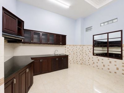 Rent a cash house in the Lebanese area, suitable to start a company, two floors clean.