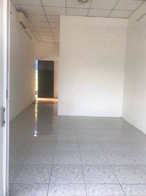 Rent two fronts of Linh Trung.