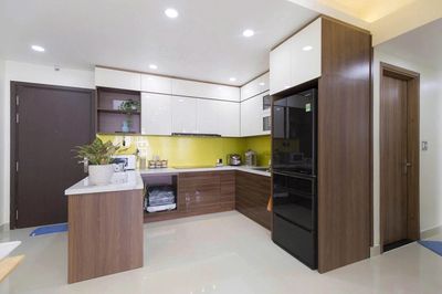 Res 11-Lạc Long Quân complex 3 bedroom Full interior high-end rent rate of 1.5 million a month