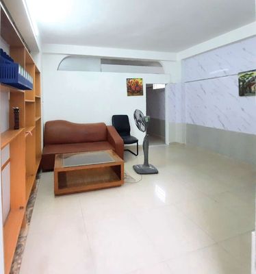 Private, cool house, near 2.5, bedroom.