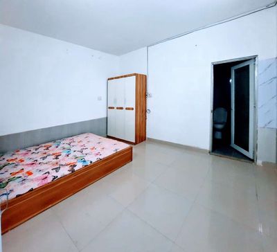 Private, cool house, near 2.5, bedroom.