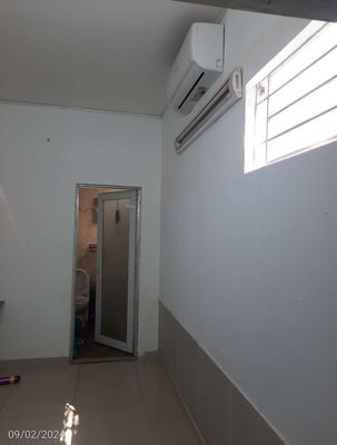 Private, cool house, near 2.5, bedroom.