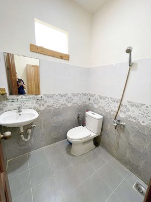 A full interior comfort room, super open balcony, open window