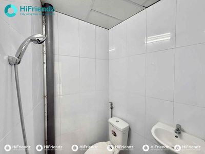 The studio is a low-priced interior near the Tân Bình Zqlit.