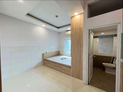 High-class 7 apartment full of furniture, clear windows, nice view!