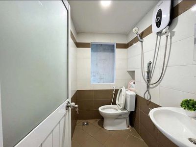 High-class 7 apartment full of furniture, clear windows, nice view!