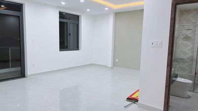 Rent a clear-and-wide balcony room.