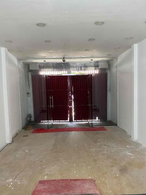 Rent a front house on Nguyễn Văn Quá.