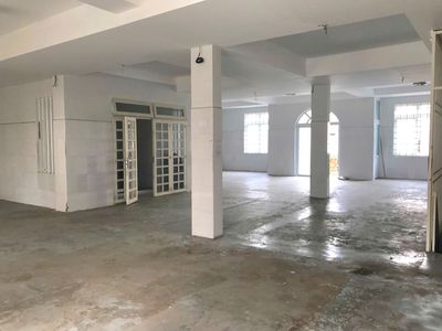 Rent a Lê Sao-Tân Phú Building. This is 12 x 20/3rd floor. It's only 80 million.