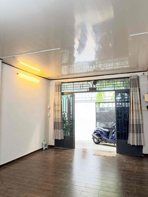 Cause 4*12 Phan Đăng Lưu, Phú Nhuận, there's a wide courtyard of 1 million l