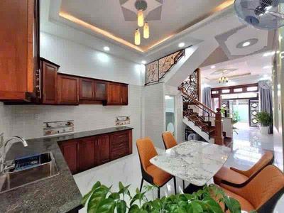 Rent a new house. 4th floor bedroom. 4th floor.