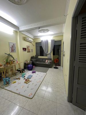 Bà Huyện Thanh Quan apartment, 2 p sleeps at 10.5 million a month.