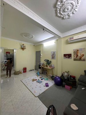 Bà Huyện Thanh Quan apartment, 2 p sleeps at 10.5 million a month.