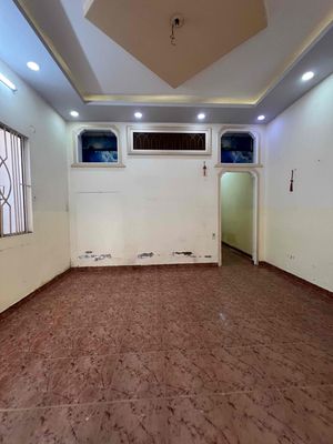 The easy-core owner needs to rent a four-degree. Clean.