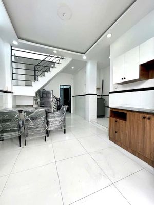 Rent the entire three bedrooms. Two furniture toilets.